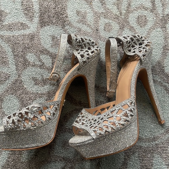 Thalia Sodi Heels - Picture 2 of 3